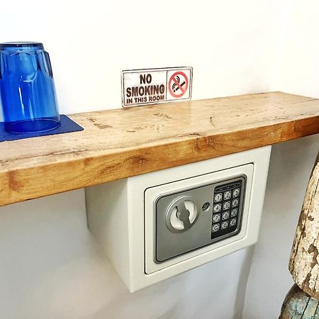 Lugar Bonito Hotel Balabag  Экстерьер фото