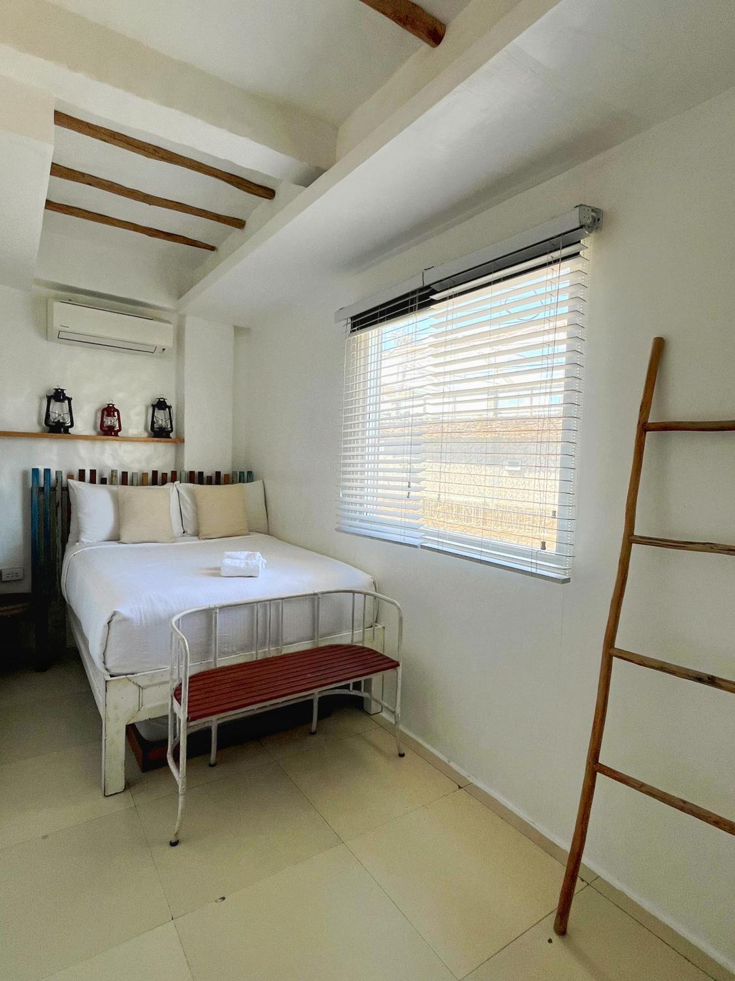 Lugar Bonito Hotel Balabag  Экстерьер фото