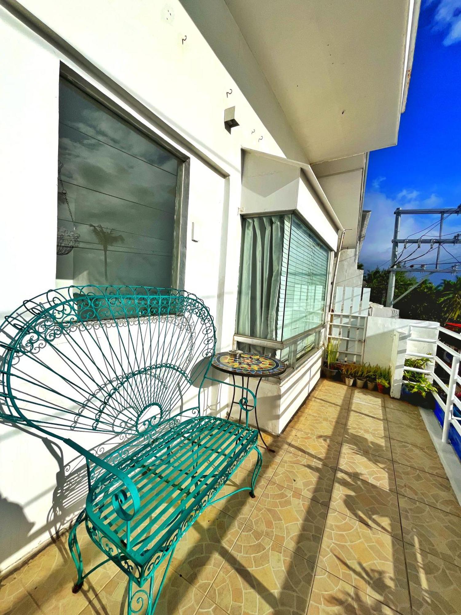 Lugar Bonito Hotel Balabag  Экстерьер фото